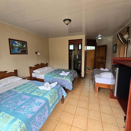 Hotel Iris Arenal La Fortuna Exteriör bild